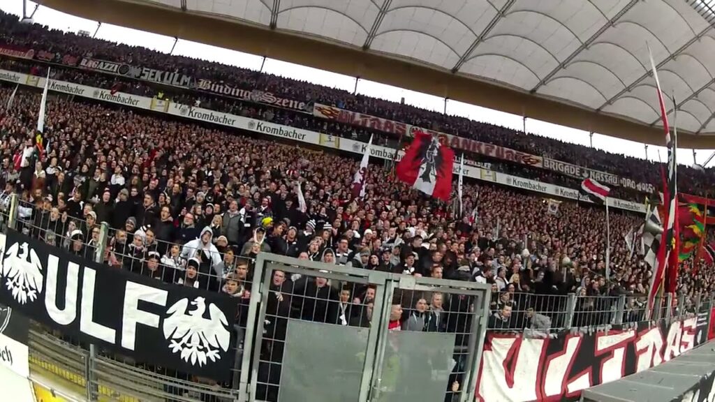 eintracht frankfurt : découvrez l’histoire passionnante de ce club de football allemand