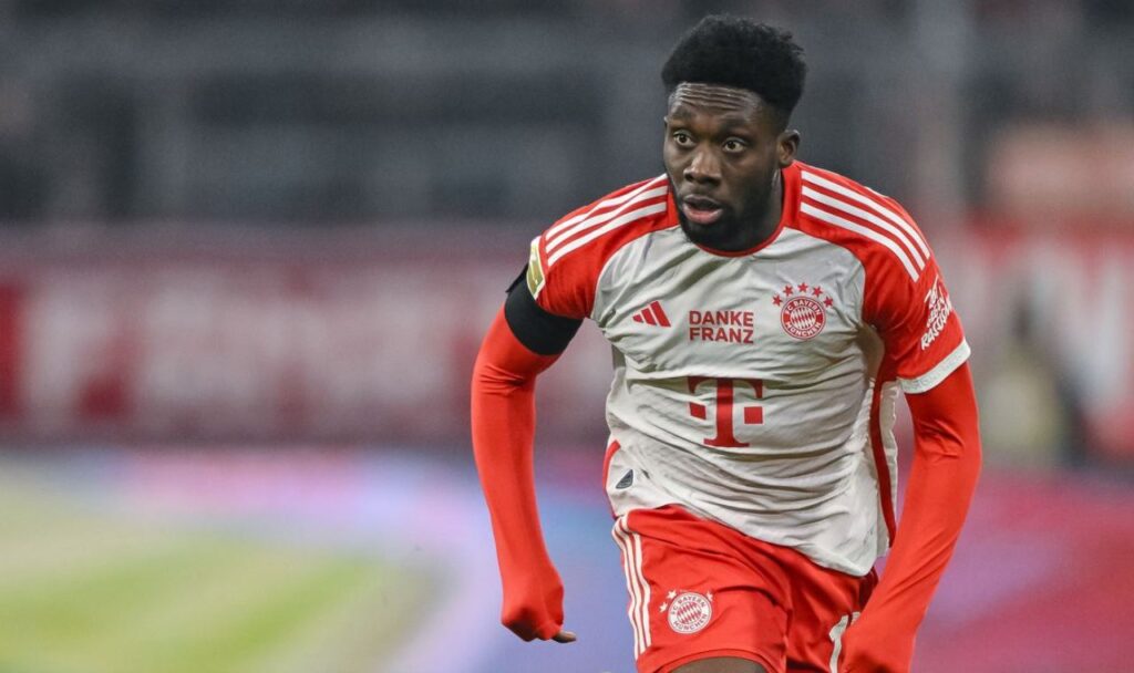 alphonso davies pemain bayern munchen.jpg