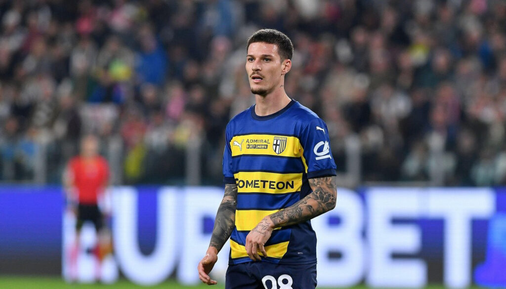 bayern munchen vrea sa l transfere pe dennis man. parma i a fixat pretul de vanzare 30.000.000 de eu