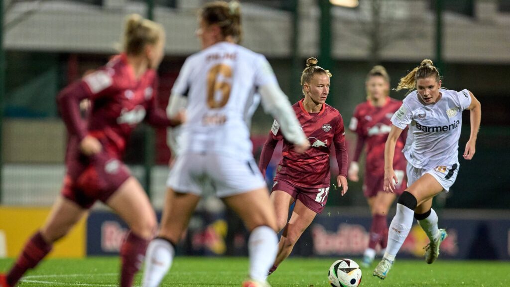 frauen leverkusen 102 v gseagaleriexl.jpg