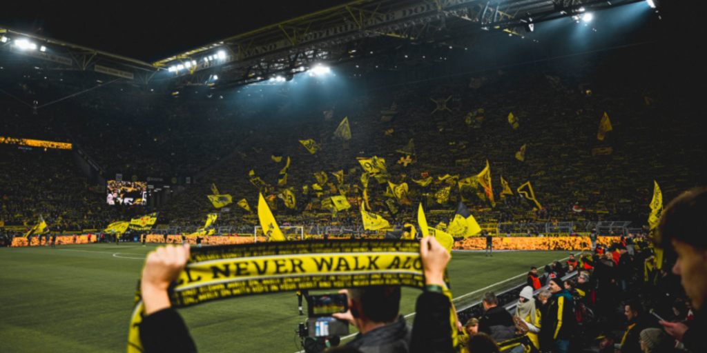 borussia dortmund torcida.png