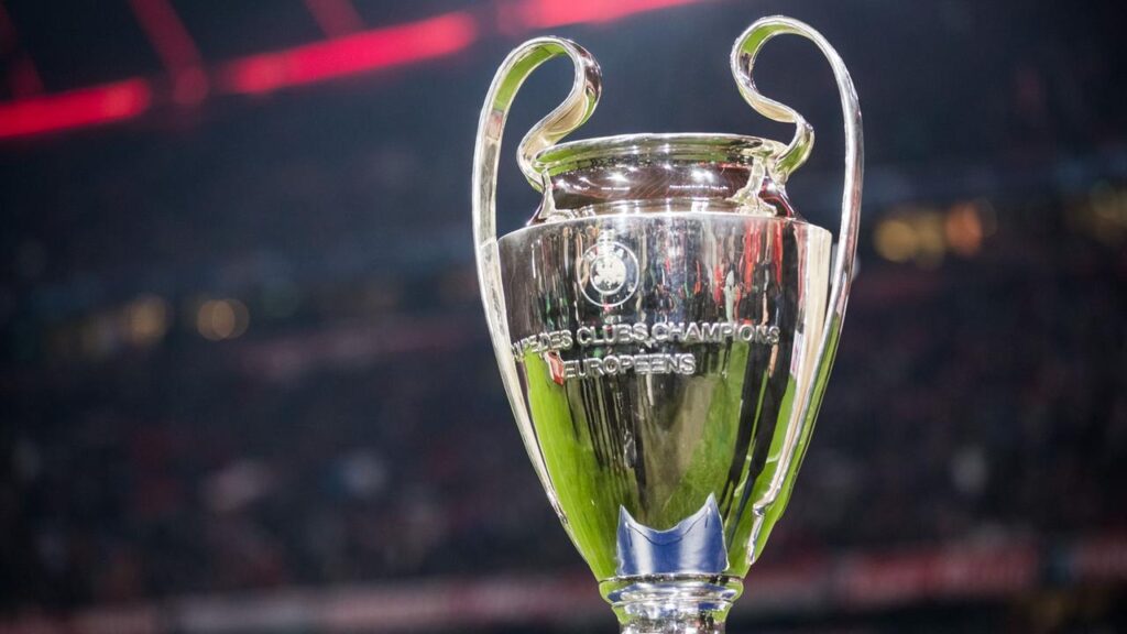 br champions league pokal 104.jpg