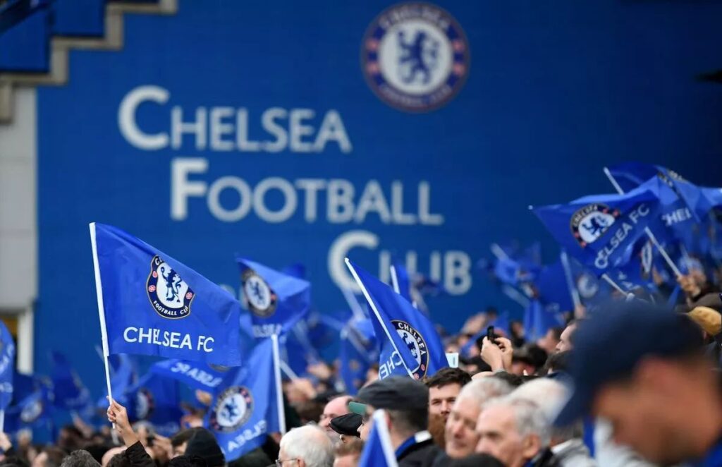 flags fly at stamford bridge in a generic way.jpg