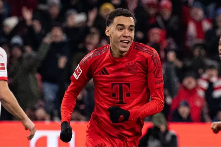 foto jamal musiala gelandang bayern munchen yang diinginkan dua raksasa la liga spanyol yakni real m.webp