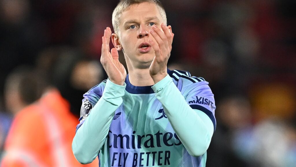 oleksandr zinchenko arsenal claps fans 960965374.jpg